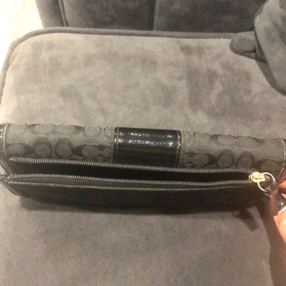 Authentic Coach wallet - Picture 4 of 8